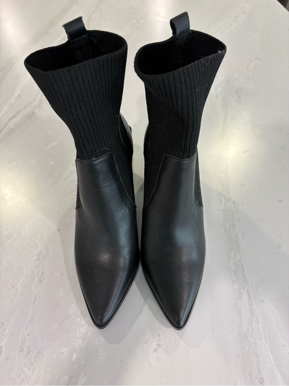 Steve Madden Black Pointed Toe High Heel Ankle Boots (Size 7)